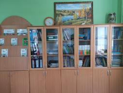 В МБДОУ д/с "Берёзка" имеется библиотека методической и детской литературы.